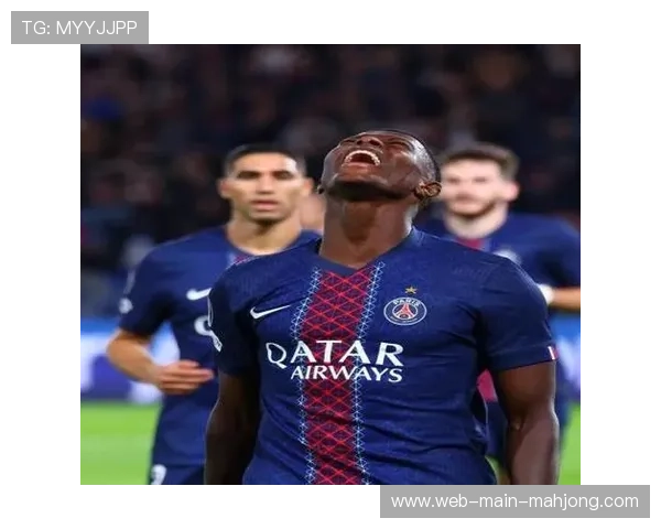 巴黎圣日耳曼逆境取胜，十人作战展现卫冕冠军韧性