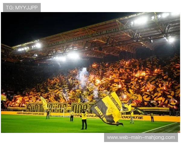 球迷焰火庆祝柏林联合60周年,赛场能见度骤降引发争议 球迷焰火庆祝柏林联合60周年,赛场能见度骤降引发争议